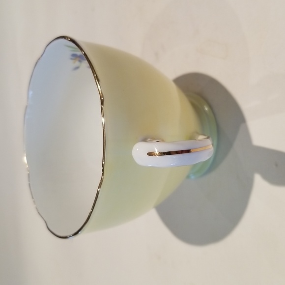 Royal Grafton  Bone china VINTAGE TEA CUP AND SAUCE - Picture 8 of 12